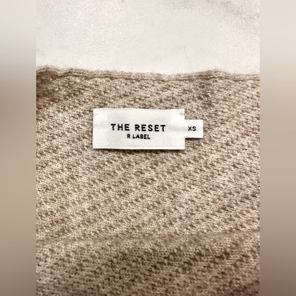 The reset label sweater - Picture 6 of 8
